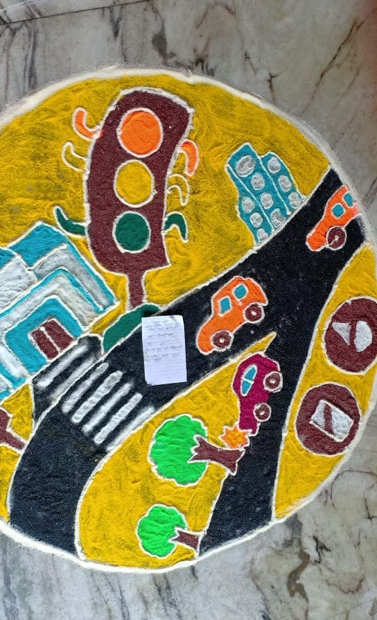 शामली जैन कन्या इंटर कॉलेज में राष्ट्रीय सड़क सुरक्षा माह के अंतर्गत छात्राओ द्वारा बानाई रंगो शामली जैन कन्या इंटर कॉलेज में राष्ट्रीय सड़क सुरक्षा माह के अंतर्गत छात्राओ द्वारा बानाई रंगो