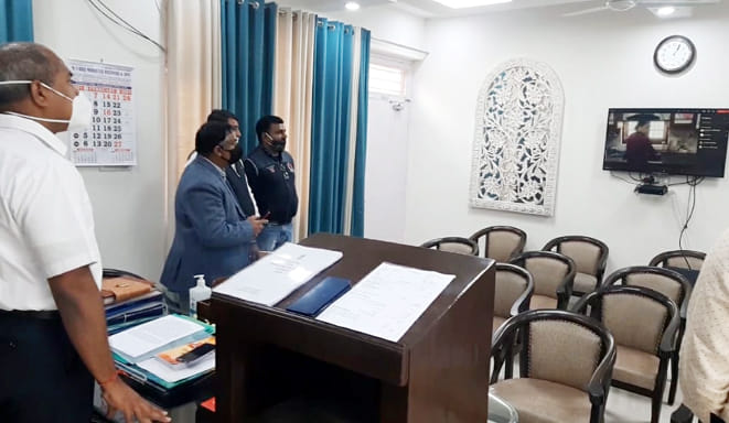भारत पेट्रोलिय कारपोरेशन पीएनजी की घरेलू गैस आपूर्ति का शुभारम्भ करते कमिश्नर एवी राजमौलि भारत पेट्रोलिय कारपोरेशन पीएनजी की घरेलू गैस आपूर्ति का शुभारम्भ करते कमिश्नर एवी राजमौलि