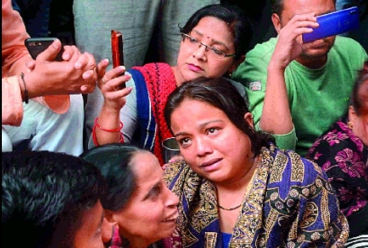 बजरंग दल कार्यकर्ता की हत्या के बाद आरोपियों के घर तोड़फोड़, इलाके में तनाव