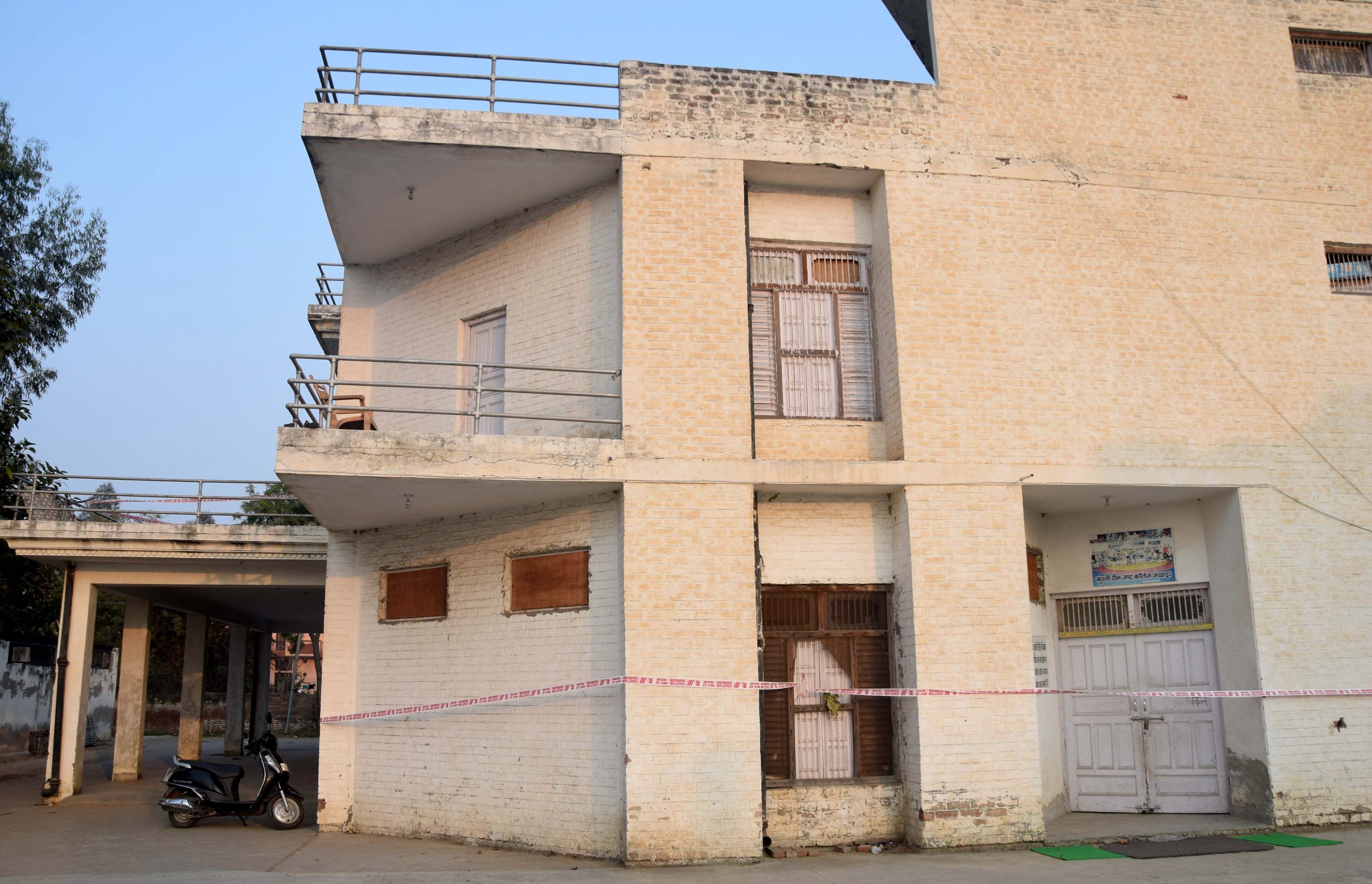 सोमवार को सील अखाड़ा । अमर उजाला सोमवार को सील अखाड़ा । अमर उजाला