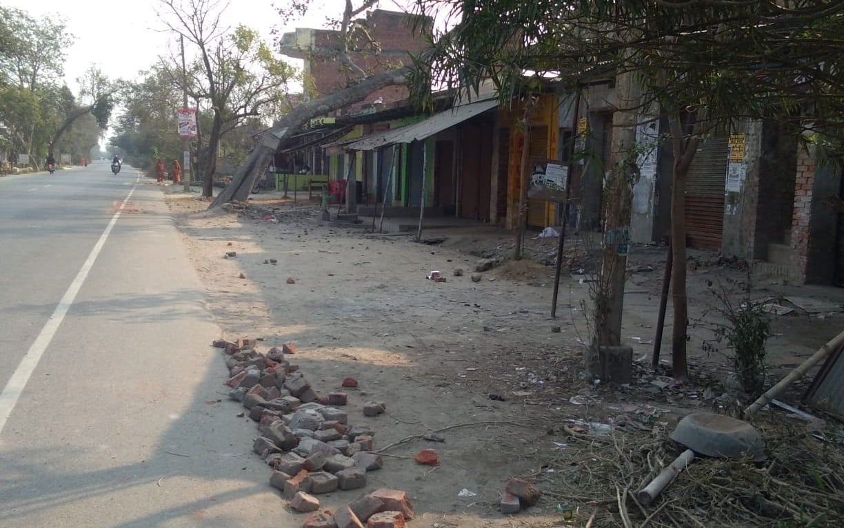 निर्वतमान प्रधान राजकुमार यादव की हत्या के दूसरे दिन कोईरीडीहा बाजार में बंद दूकानें व पसरा सन्?