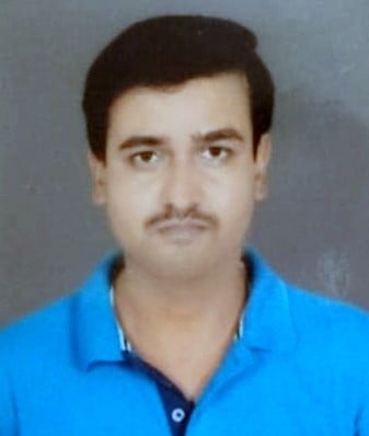 नायब तहसीलदार पद पर चयनित श्याम नारायण तिवारी की फोटो। संवाद
