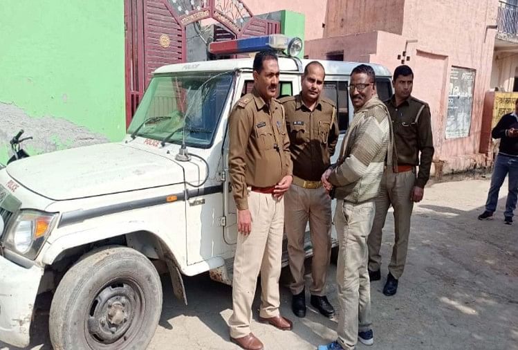मौके पर पहुंची पुलिस