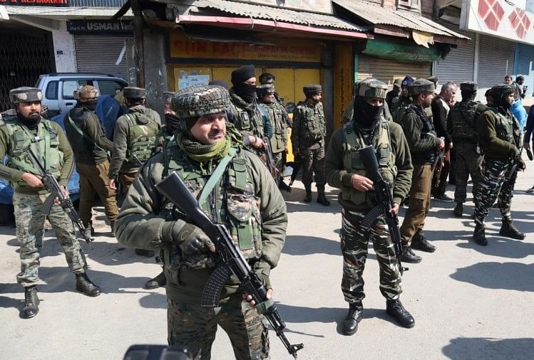 Teroris Bunuh Polisi Di Srinagar, Pasukan Keamanan Mengepung Daerah itu