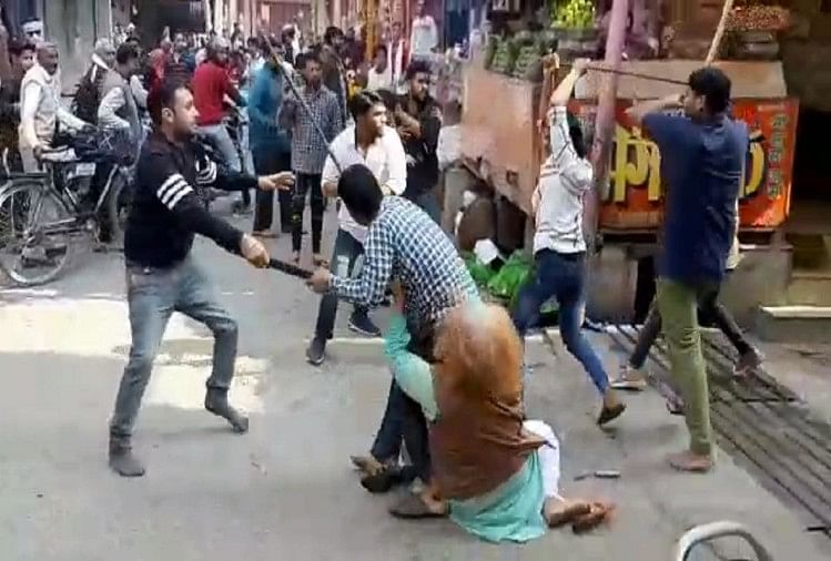 बागपत: मारपीट का वीडियो वायरल