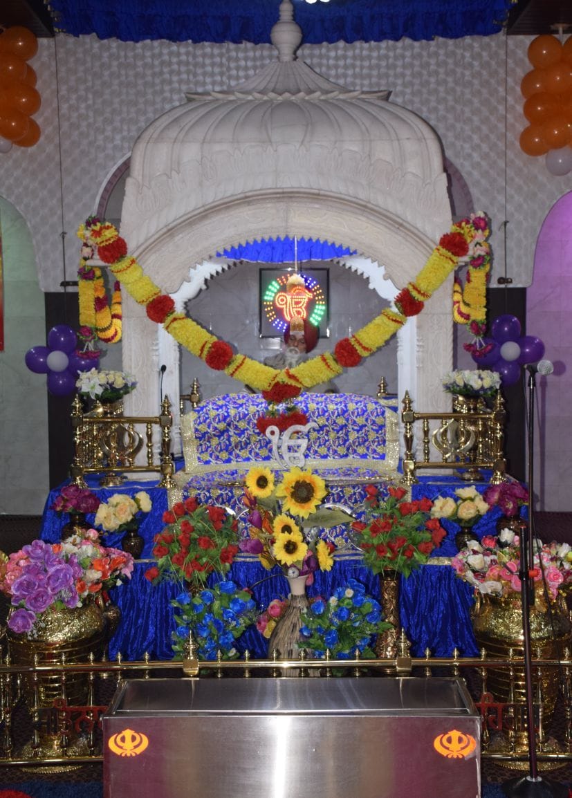रुद्रपुर के आदर्श कालोनी गुरुद्वारे में गुरु पर्व पर सजा धार्मिक दीवान। रुद्रपुर के आदर्श कालोनी गुरुद्वारे में गुरु पर्व पर सजा धार्मिक दीवान।