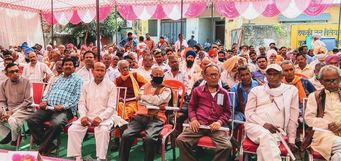 दिनेशपुर सहकारी समिति के अधिवेशन में मौजूद सदस्य। दिनेशपुर सहकारी समिति के अधिवेशन में मौजूद सदस्य।