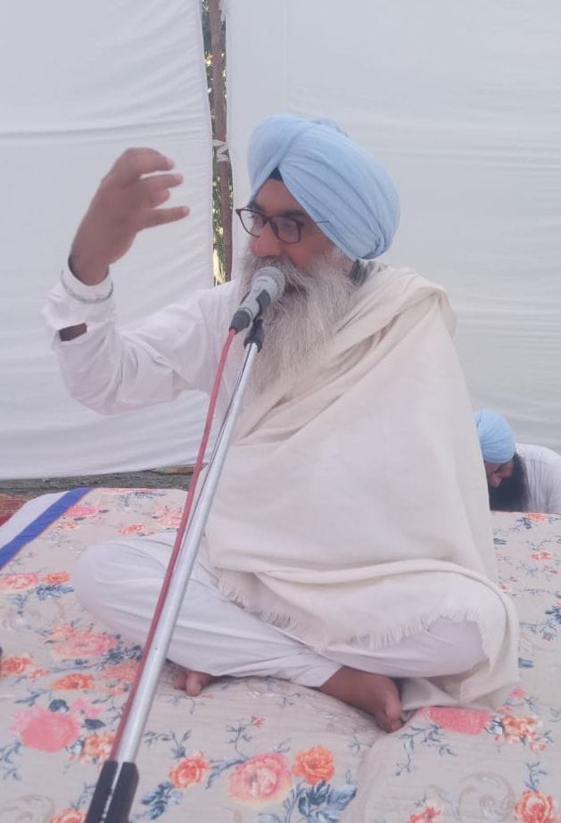 केलाखेड़ा के गांव बिचपुरी के समागम में कथा कीर्तन करते भाई नरेंद्र सिंह । केलाखेड़ा के गांव बिचपुरी के समागम में कथा कीर्तन करते भाई नरेंद्र सिंह ।