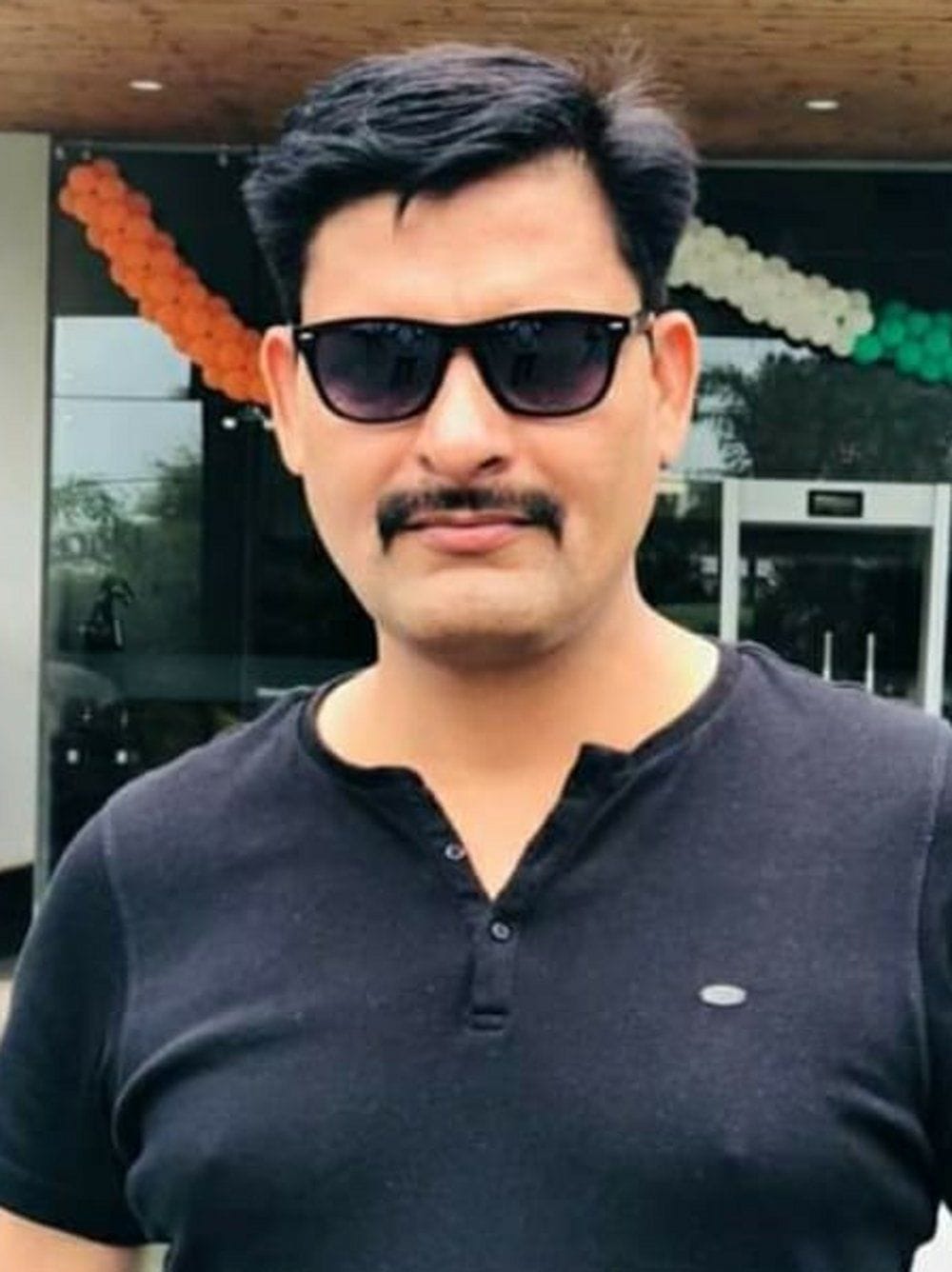 ड़क हादसे में मृत प्रापर्1टी डीलर रवीन्द्र पांडेय। फाइल फोटो