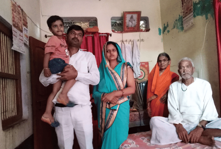 Mukesh Proved Innocent After 14 Years In Prison Jail High Court Released In Ballia Up यूपी 14