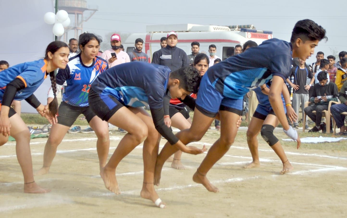 शामली उधम सिंह स्टेडियम में आयोजित कब्बडी प्रतियोगिता में भाग लेती छात्राएं शामली उधम सिंह स्टेडियम में आयोजित कब्बडी प्रतियोगिता में भाग लेती छात्राएं