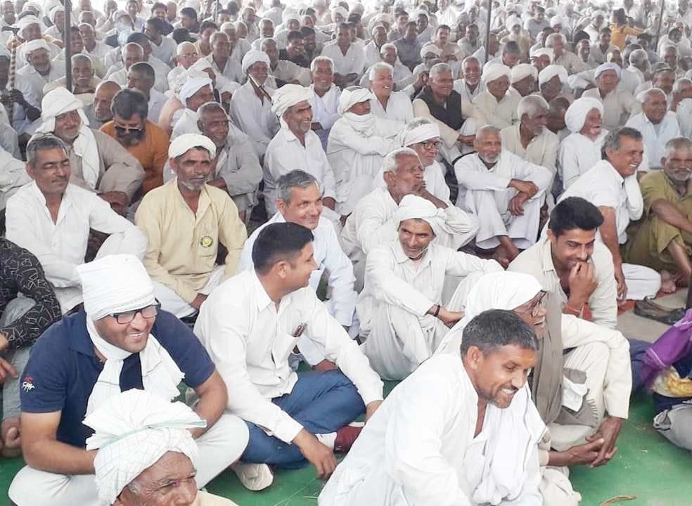  खटकड़ टोल पर धरने पर पहुंचे किसान। संवाद।