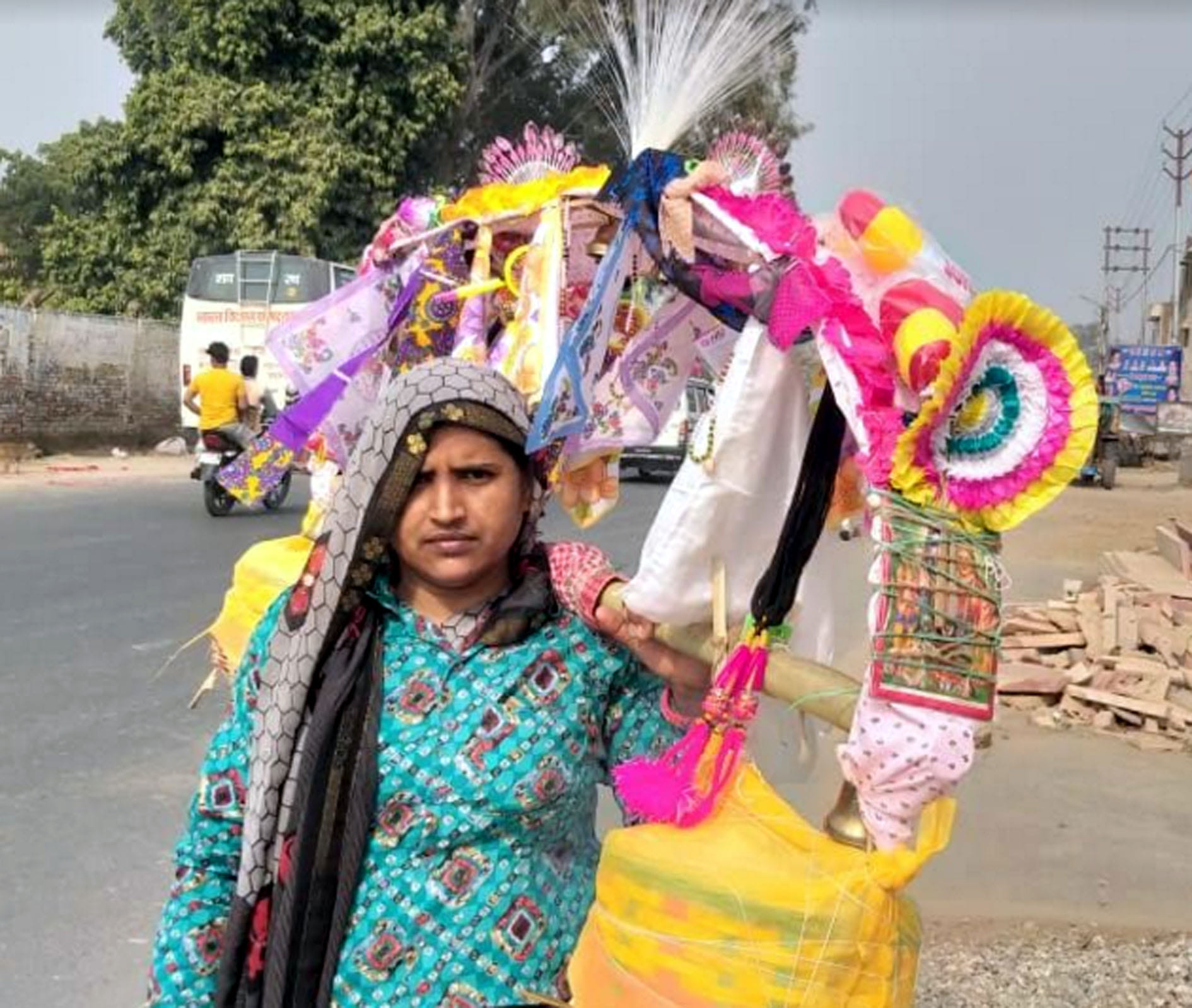 कासगंज फोटो महिला कांवड़िया सावित्री