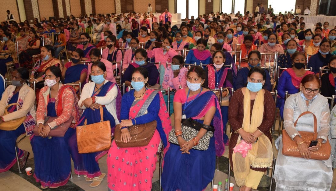 रुद्रपुर में आयोजित कार्यक्रम में मौजूद आशा कार्यकर्ता। रुद्रपुर में आयोजित कार्यक्रम में मौजूद आशा कार्यकर्ता।