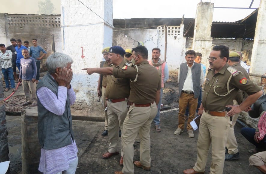 नजीबाबाद में क्रेशर के झारे में किशोर कांवड़िए की तलाश कराती पुलिस। नजीबाबाद में क्रेशर के झारे में किशोर कांवड़िए की तलाश कराती पुलिस।