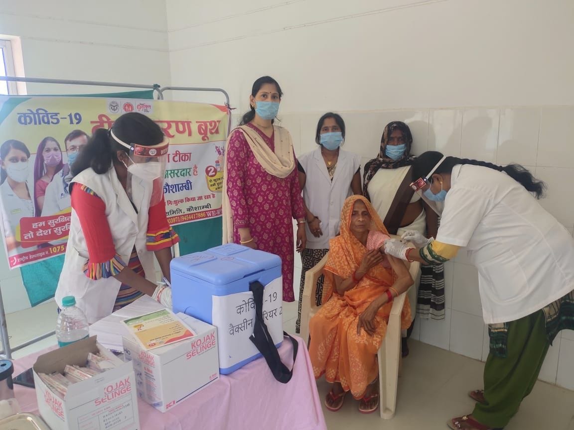 Target four thousand, 965 elderly arrived to get vaccinated Target four thousand, 965 elderly arrived to get vaccinated