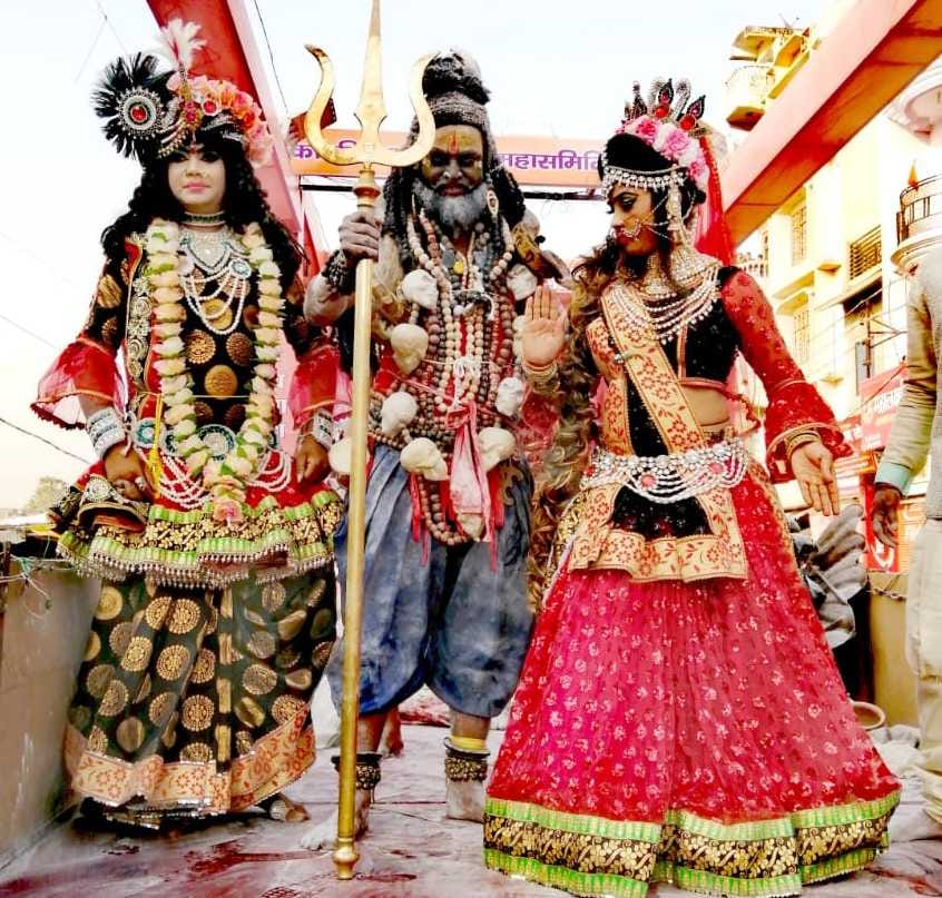 मड़ियाहूं में शिवरात्रि पर्व के मौके पर निकाली गई शिव बरात में शामिल आकर्षक झांकी। संवाद मड़ियाहूं में शिवरात्रि पर्व के मौके पर निकाली गई शिव बरात में शामिल आकर्षक झांकी। संवाद
