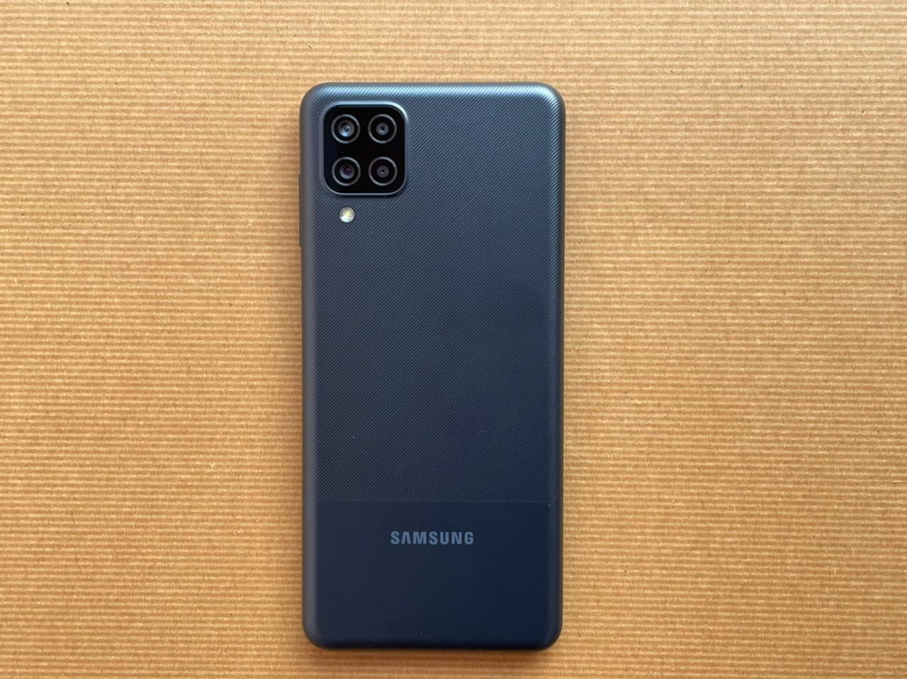 Samsung Galaxy M12 Quick Review: 10,999 रुपये में एक आकर्षक डिजाइन वाला स्मार्टफोन