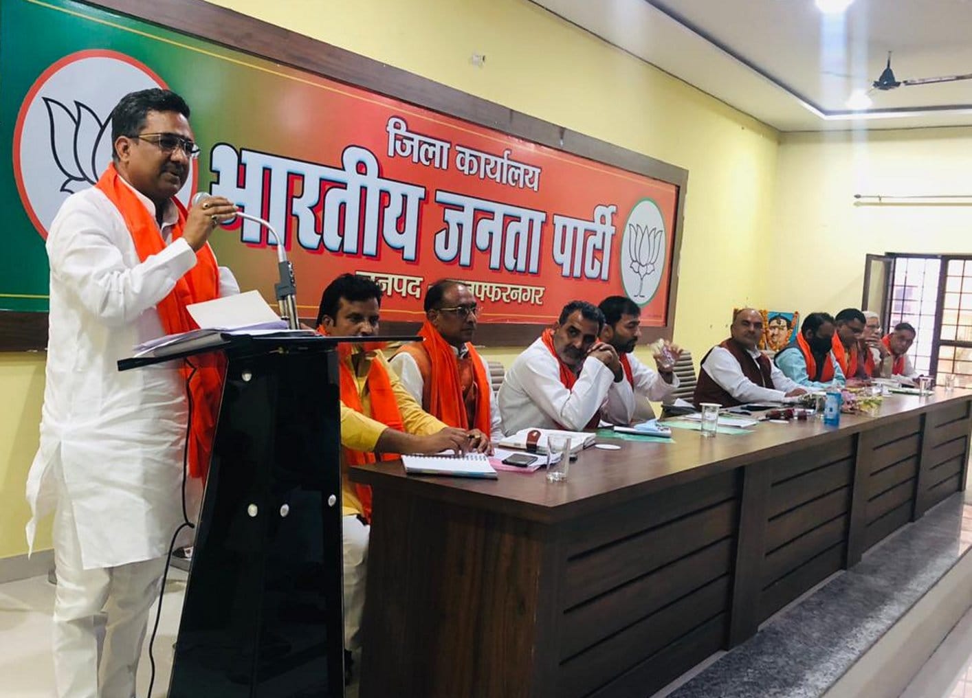 भाजपा कार्यालय पर बैठक को संबोधित करते प्रदेश संगठन महामंत्री सुनील बंसल। भाजपा कार्यालय पर बैठक को संबोधित करते प्रदेश संगठन महामंत्री सुनील बंसल।