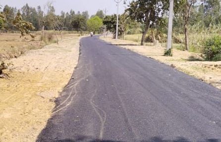 फोटो-15- हर्रैया कल्यानमल के बीच सड़क का कराया गया डामरीकरण। संवाद फोटो-15- हर्रैया कल्यानमल के बीच सड़क का कराया गया डामरीकरण। संवाद