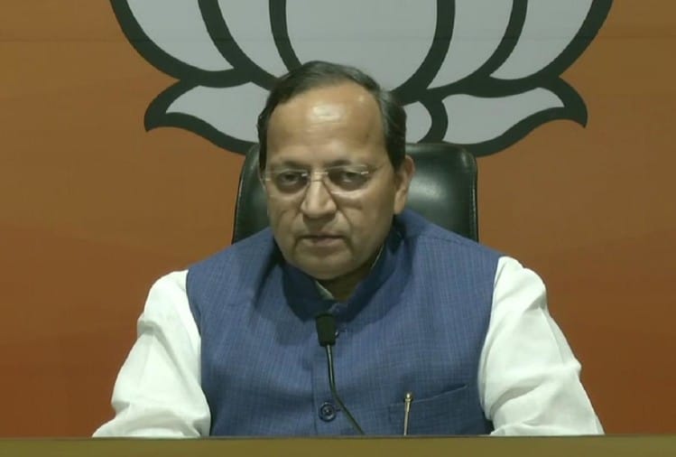 बंगाल चुनाव : भाजपा ने जारी की अंतिम पांच चरणों के प्रत्याशियों की सूची, मुकुल रॉय कृष्णा नगर से लड़ेंगे  Download Amar Ujala App for Breaking News in Hindi & Live Updates. https://www.amarujala.com/channels/downloads?tm_source=text_share