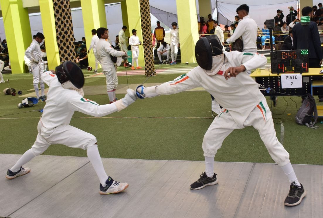 रुद्रपुर के डीपीएस स्कूल में आयोजित तलवारबाजी प्रतियोगिता में भिड़ते पंजाब और कर्नाटक के खिलाड? रुद्रपुर के डीपीएस स्कूल में आयोजित तलवारबाजी प्रतियोगिता में भिड़ते पंजाब और कर्नाटक के खिलाड?