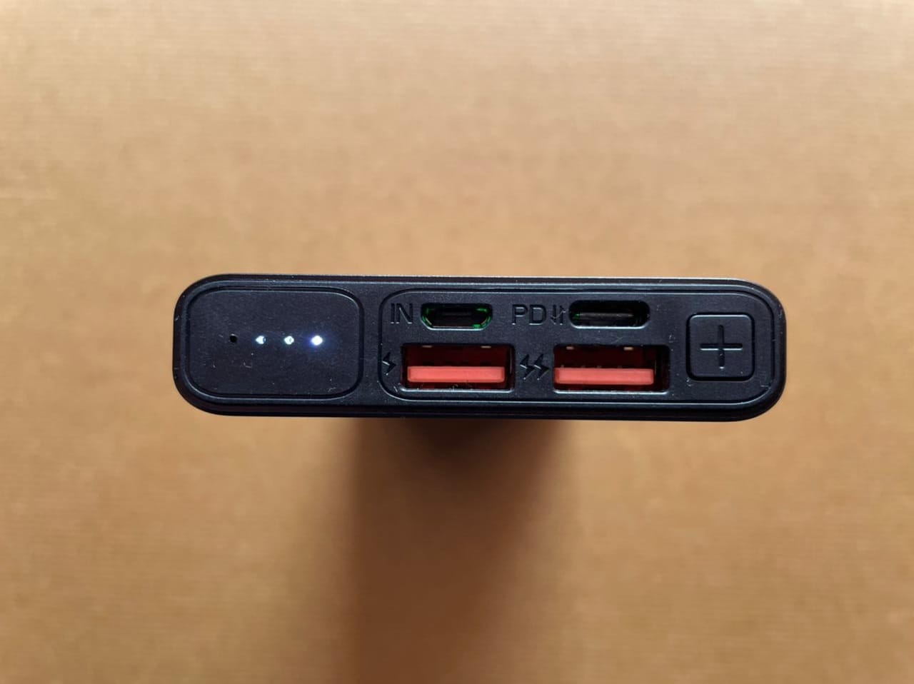 Syska WPB1002 Review: 10W की वायरलेस चार्जिंग वाला मेड इन इंडिया पावरबैंक