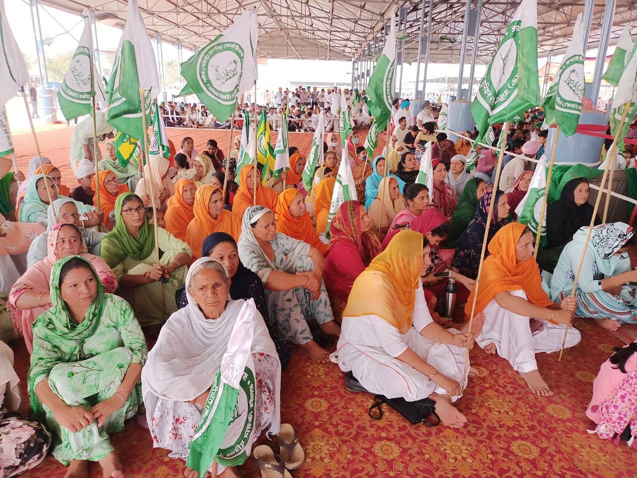अबोहर में महापंचायत पहुंचीं किसान महिलाएं। अबोहर में महापंचायत पहुंचीं किसान महिलाएं।