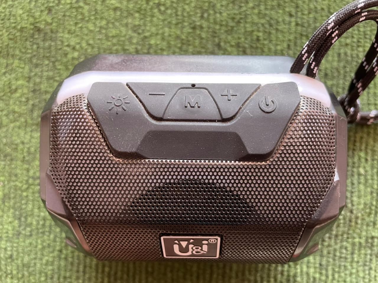 UiBS-810 Review: कितना दम है इस मेड इन इंडिया सस्ते ब्लूटूथ स्पीकर में?