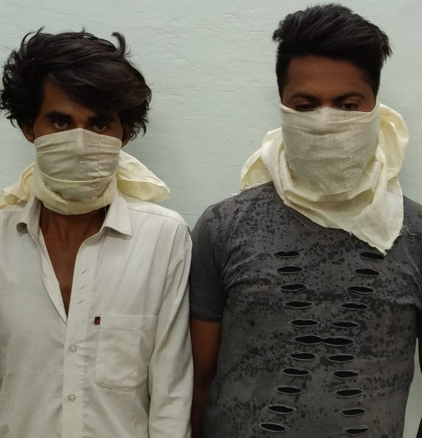 रुद्रपुर में साइबर थाना पुलिस के हिरासत में अंतरराज्यीय साइबर ठग। रुद्रपुर में साइबर थाना पुलिस के हिरासत में अंतरराज्यीय साइबर ठग।