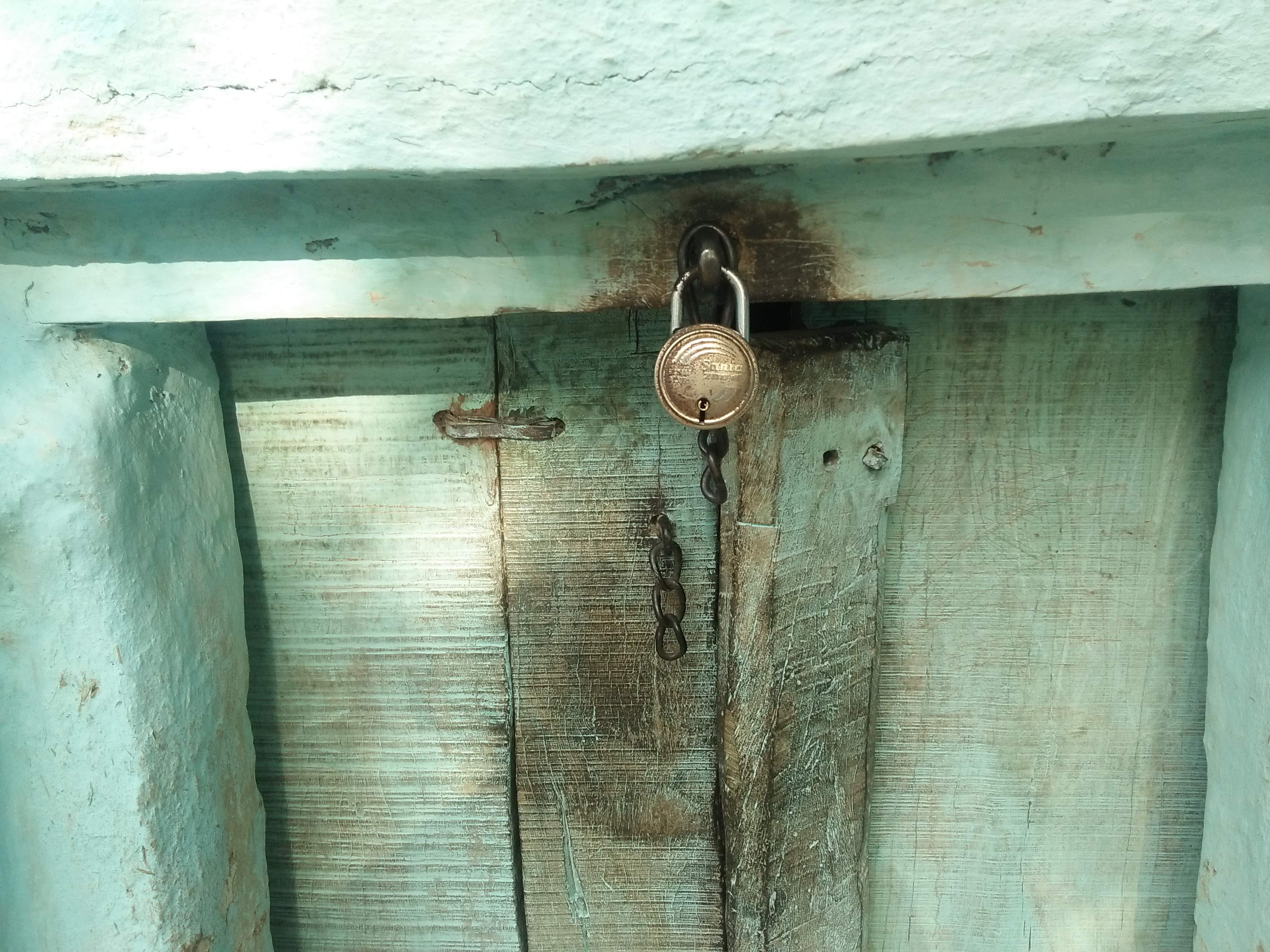 theft in eight houses in one night