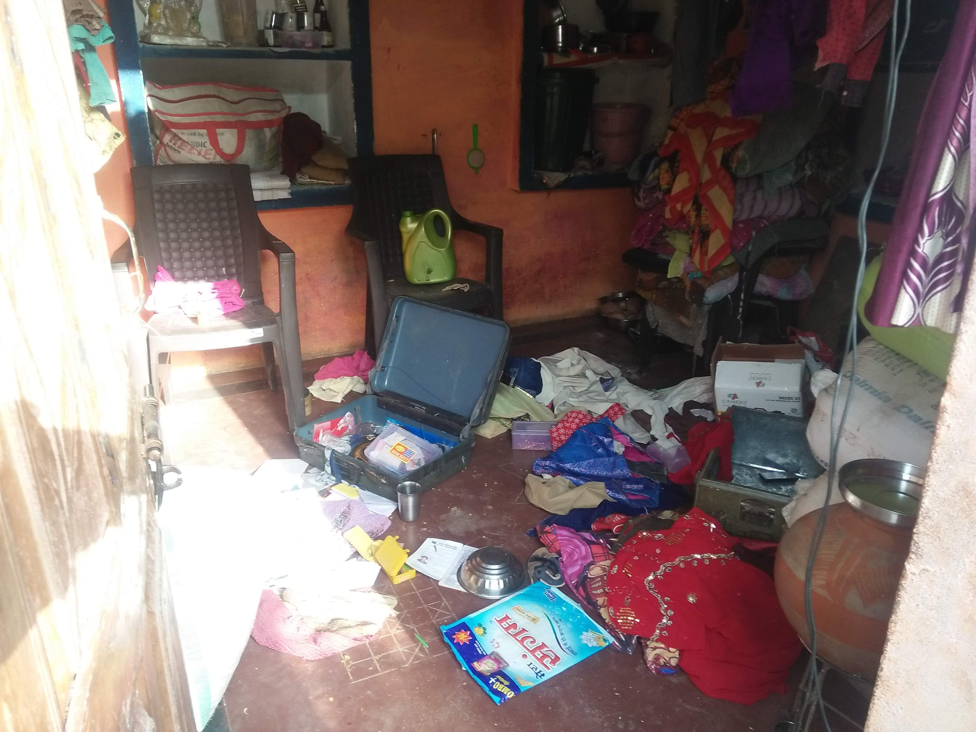 theft in eight houses in one night