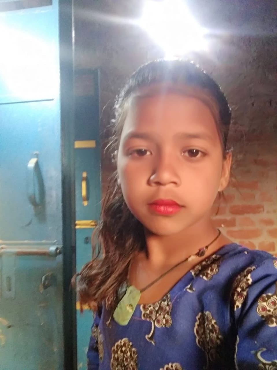 Bike-rider father and daughter die due to container collision, daughter-in-law injured