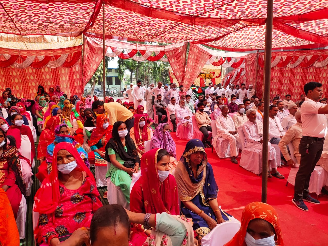 साढौली कदीम के किसान मेले में मौजूद ग्रामीण