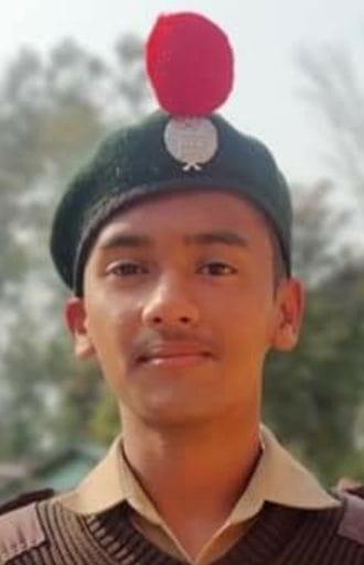 भूमित खनका। भूमित खनका।