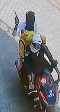 उदयपुर बाजार में दिनदहाड़े तमंचा लहराते अपाचे सवार बदमाशों की सीसीटीवी फुटेज।