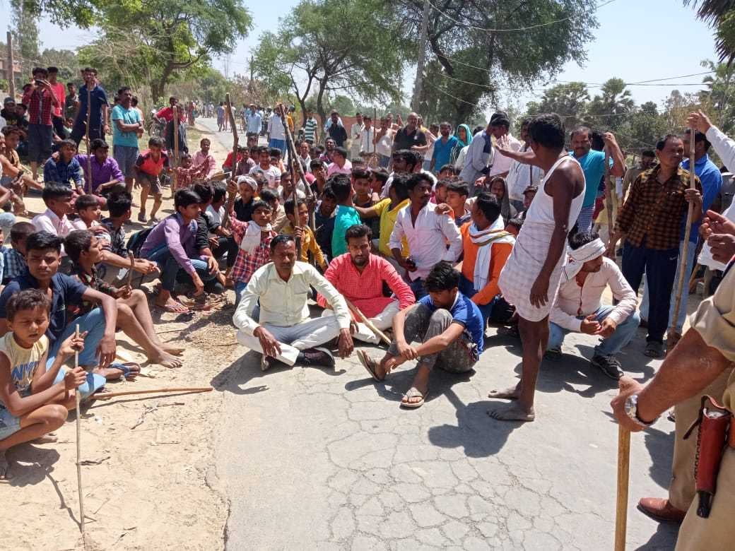 निजामाबाद तहसील के बेगपुर गांव के पास गेहूं के खेत में शॉर्ट सर्किट से आग लगने के निजामाबाद-भदुली निजामाबाद तहसील के बेगपुर गांव के पास गेहूं के खेत में शॉर्ट सर्किट से आग लगने के निजामाबाद-भदुली