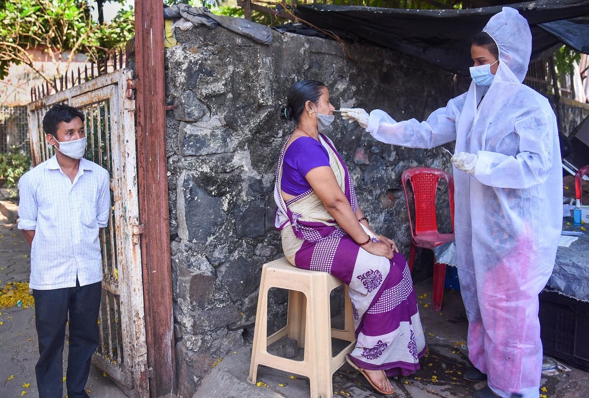 Health Ministry Estimates That The Number Of Corona Virus Positive Patients  In The Coming Days May Be Reach More Than One Lakh Daily - हो जाइए अलर्ट:  देश में रोजाना एक लाख