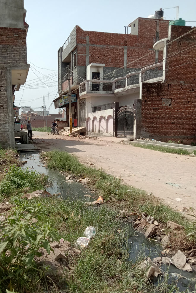 नाला नहीं होने से हुआ जलभराव। नाला नहीं होने से हुआ जलभराव।