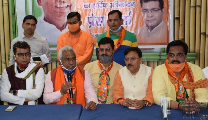 रुद्रपुर में पत्रकार वार्ता करते भाजपा प्रदेशाध्यक्ष मदन कौशिक। रुद्रपुर में पत्रकार वार्ता करते भाजपा प्रदेशाध्यक्ष मदन कौशिक।