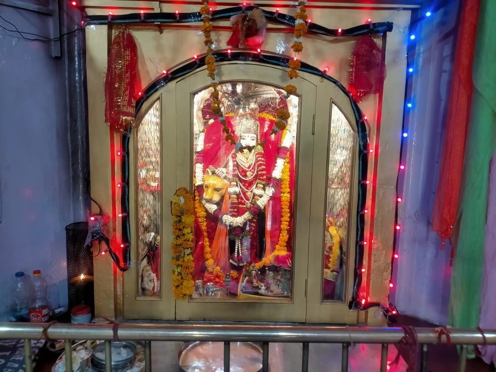 कैराना में मराठा कालीन सिद्घपीठ मा बाला सुन्दरी की प्रतिमा