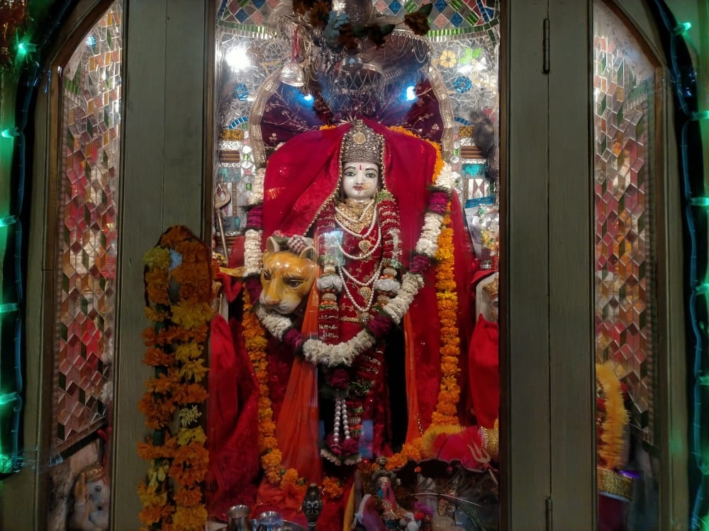 कैराना में मराठा कालीन सिद्घपीठ मा बाला सुन्दरी की प्रतिमा