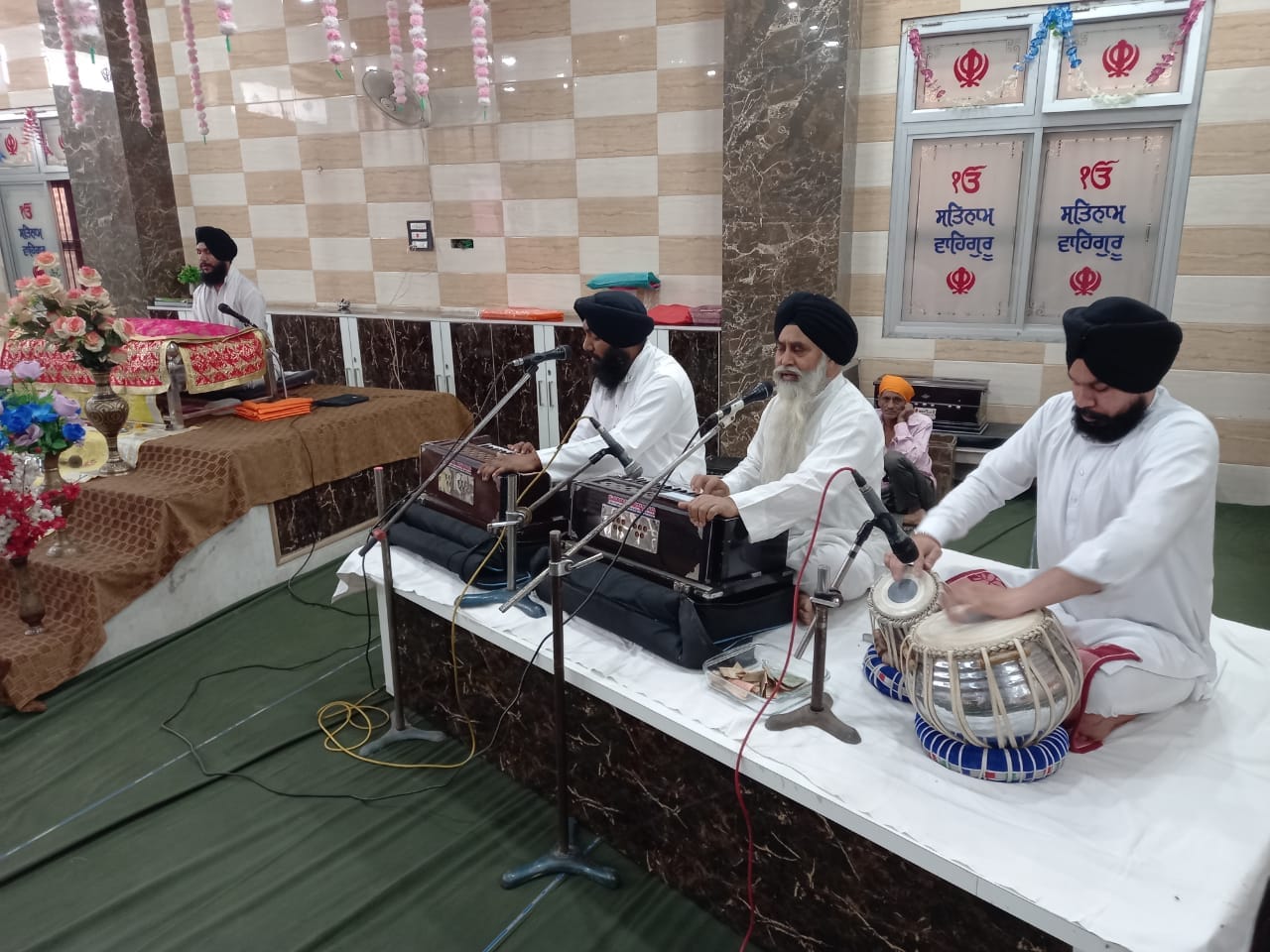 सरसावा में बैसाखी के पर्व पर गुरुद्वारे साहिब में आयोजित हुआ कीर्तन दरबार सरसावा में बैसाखी के पर्व पर गुरुद्वारे साहिब में आयोजित हुआ कीर्तन दरबार