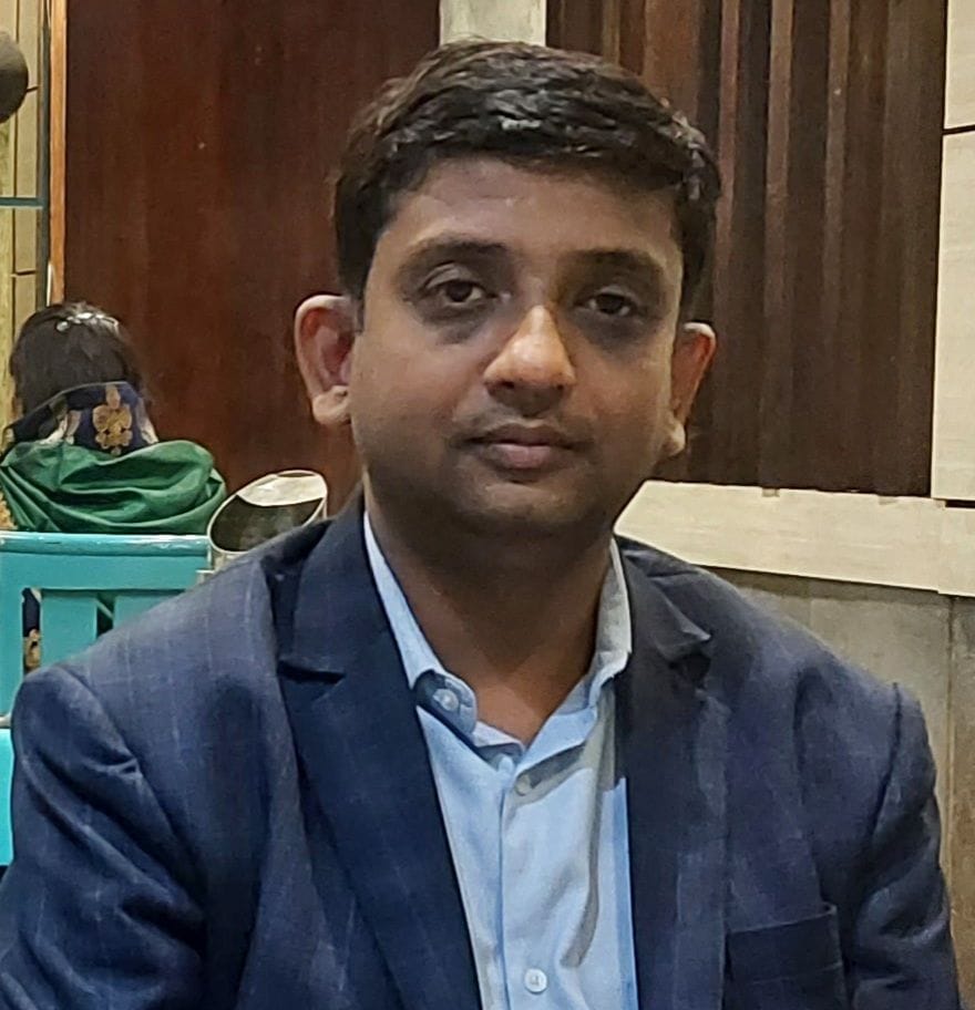 डॉ. विभव वार्ष्णेय डॉ. विभव वार्ष्णेय