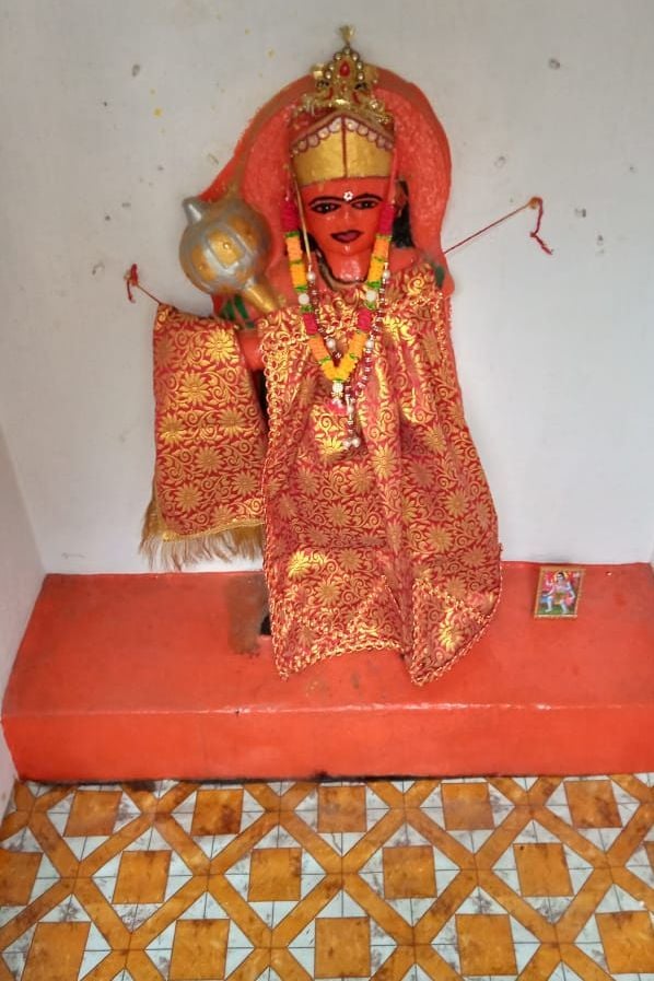 मंसूरपुर के गांव घासीपुरा के दुर्गा मंदिर परिसर में स्थापित बजरंग बली की मूर्ति मंसूरपुर के गांव घासीपुरा के दुर्गा मंदिर परिसर में स्थापित बजरंग बली की मूर्ति