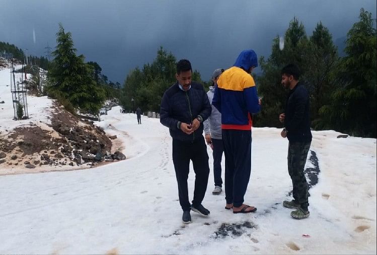 Dingin Meningkat Dengan Penurunan Suhu, Hujan-salju Diperkirakan Di Kashmir Hari Ini – Pembaruan Cuaca: Batu-batu jatuh di jalan raya Jammu-Srinagar, pergerakan kendaraan terhenti, hujan salju diperkirakan di Kashmir