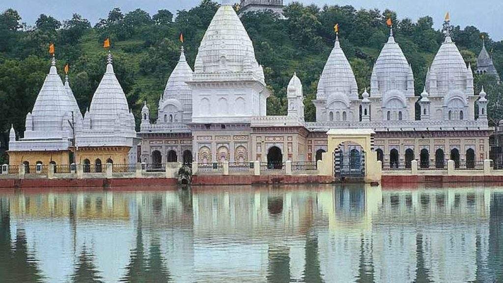 कुंडलपुर का जैन मंदिर। कुंडलपुर का जैन मंदिर।