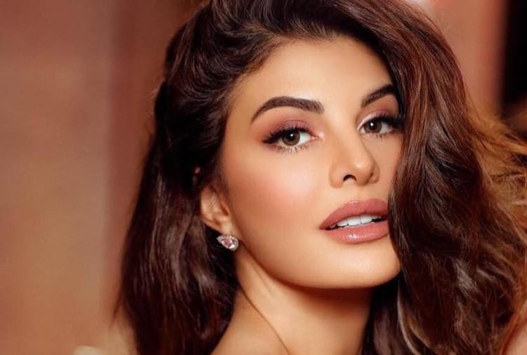 जैकलीन के बेस्ट आई मेकअप लुक्स