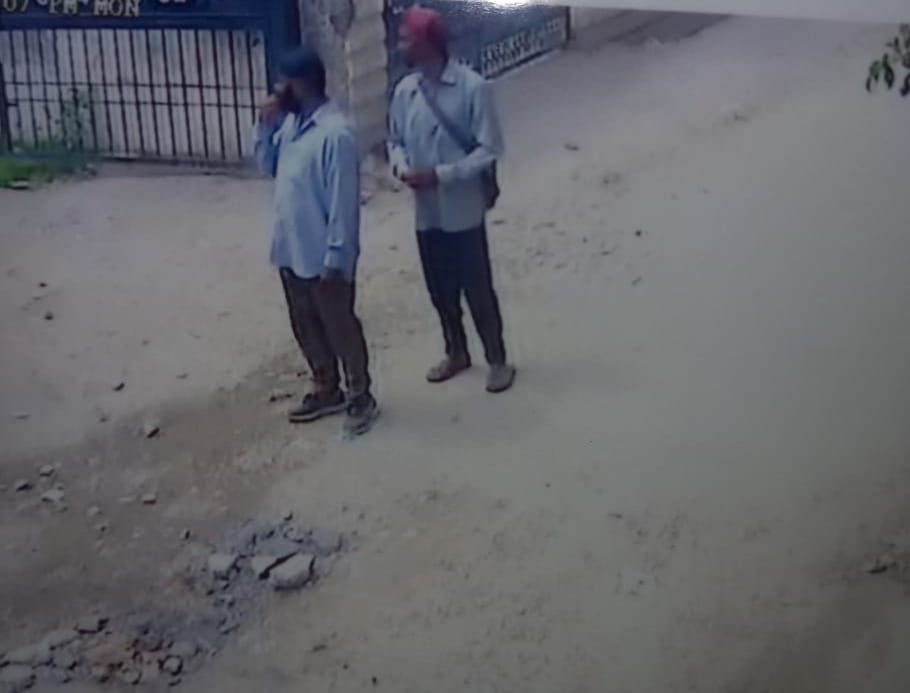 वसंत विहार में चॉबी बनाने के बहाने चोरी करने वाले युवक। फाइल फोटो वसंत विहार में चॉबी बनाने के बहाने चोरी करने वाले युवक। फाइल फोटो