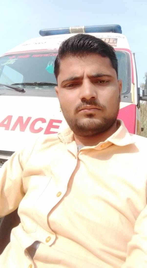 - भानू, एंबुलेंस पायलट - भानू, एंबुलेंस पायलट